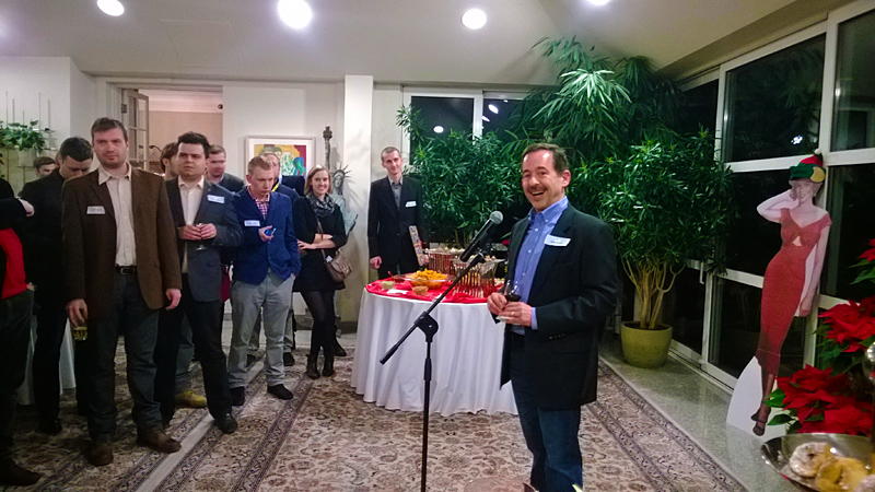 Twitter Holiday Party u ambasadora Stephena D. Mull'a