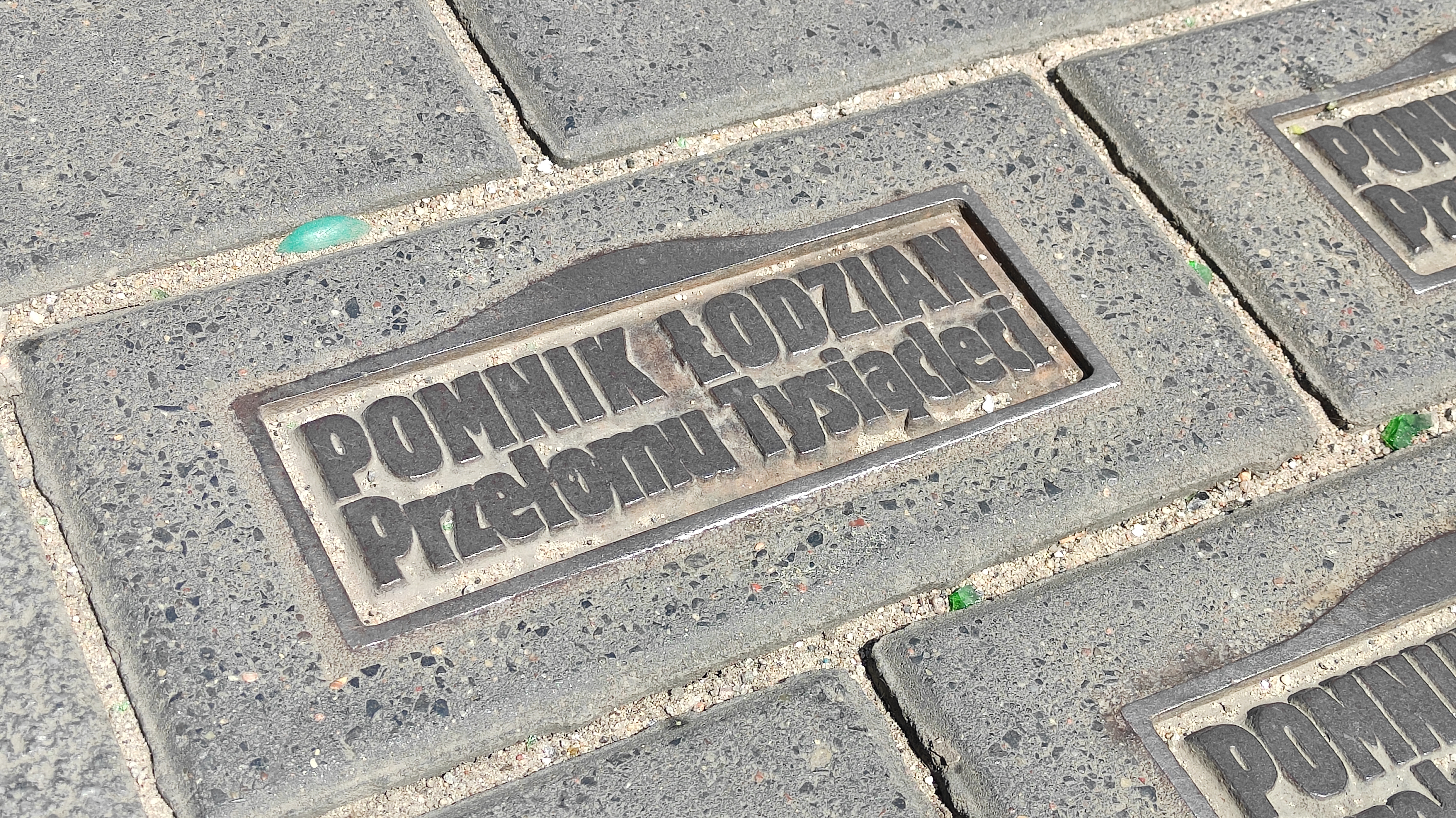 Pomnik Łodzian Przełomu Tysiącleci (fot. Markos)